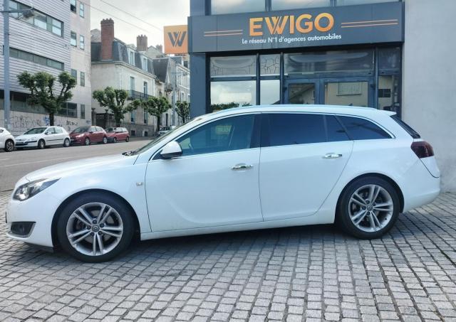 Opel Insignia Sports Tourer image 3