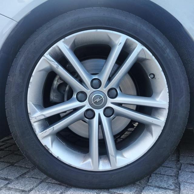 Opel Insignia Sports Tourer image 1