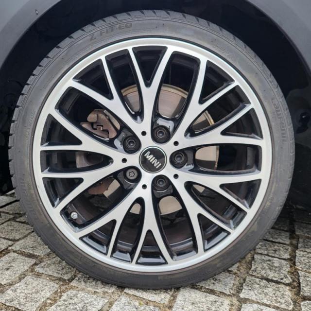 Mini Cabrio image 9