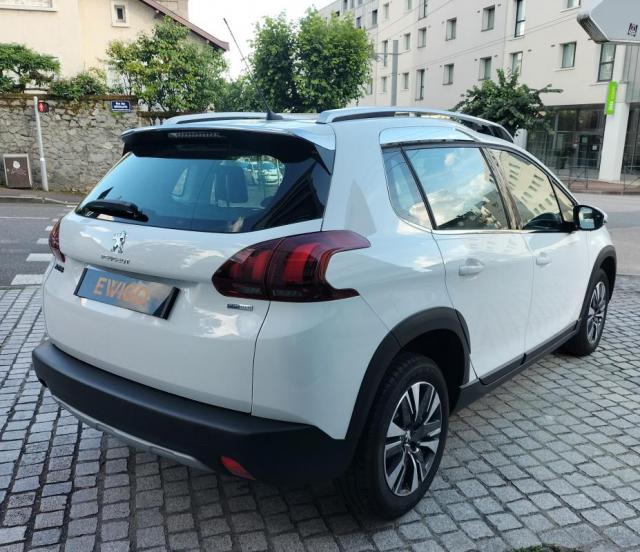 Peugeot 2008 image 8