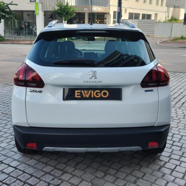 Peugeot 2008 image 2