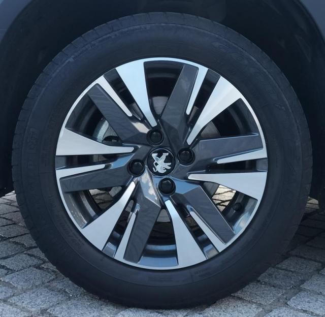Peugeot 2008 image 5