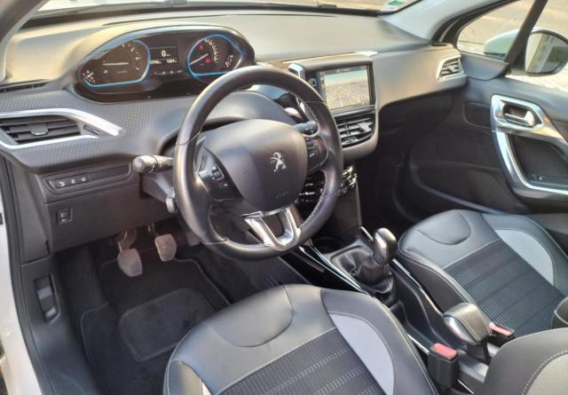 Peugeot 2008 image 1