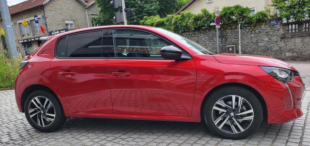 Peugeot 208 image 6