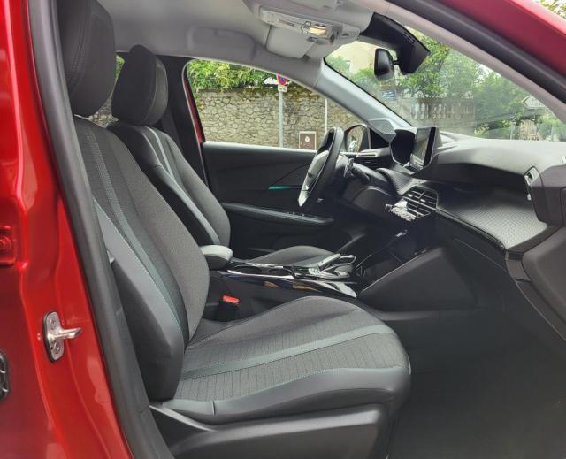 Peugeot 208 image 4