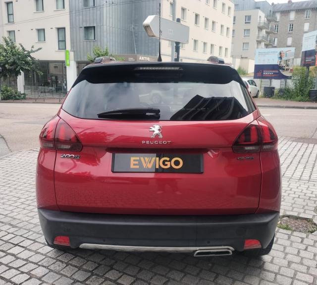 Peugeot 2008 image 2