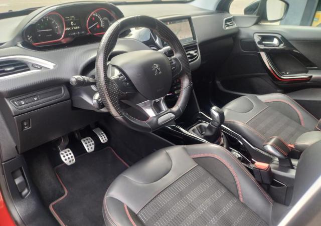 Peugeot 2008 image 8