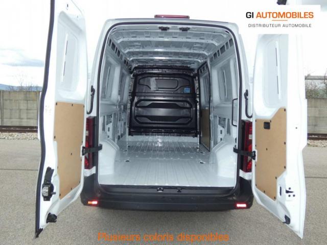 Renault Master image 1