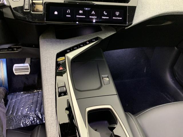 Peugeot 5008 image 1