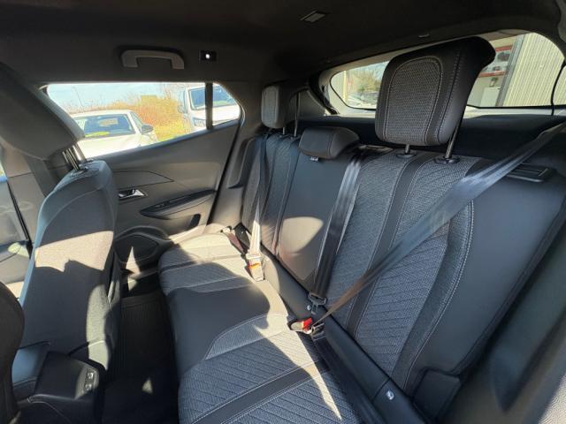 Peugeot 2008 image 6