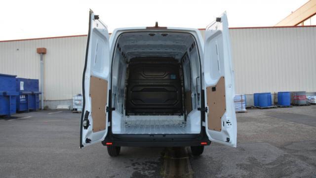 Renault Master image 8