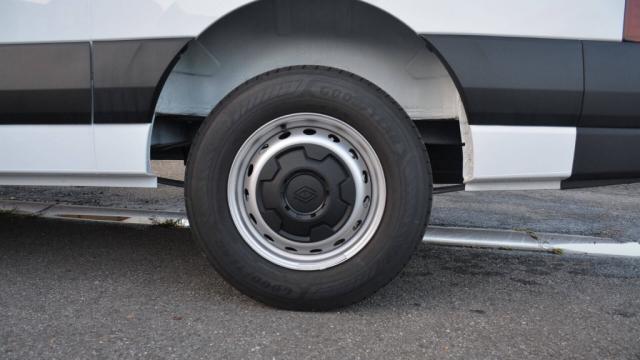 Renault Master image 2