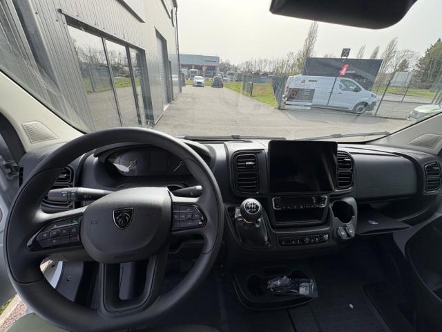 Peugeot Boxer image 1