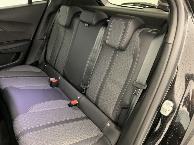 Peugeot 2008 image 3