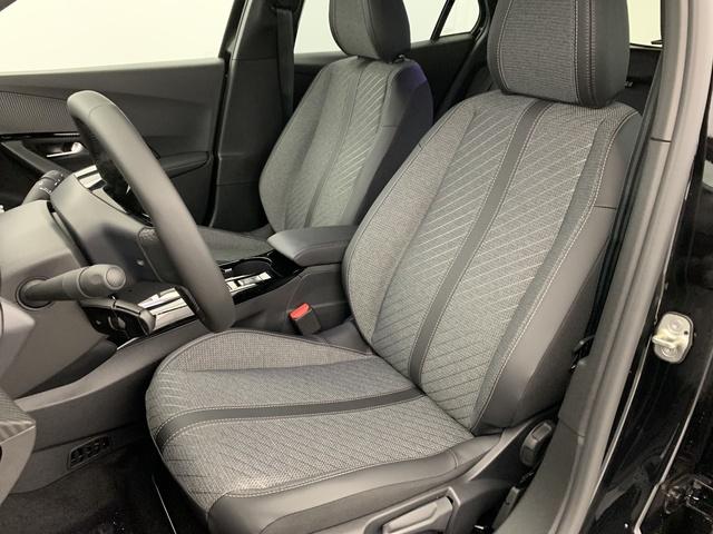 Peugeot 2008 image 8