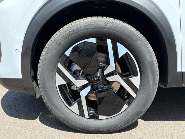 Peugeot 2008 image 1