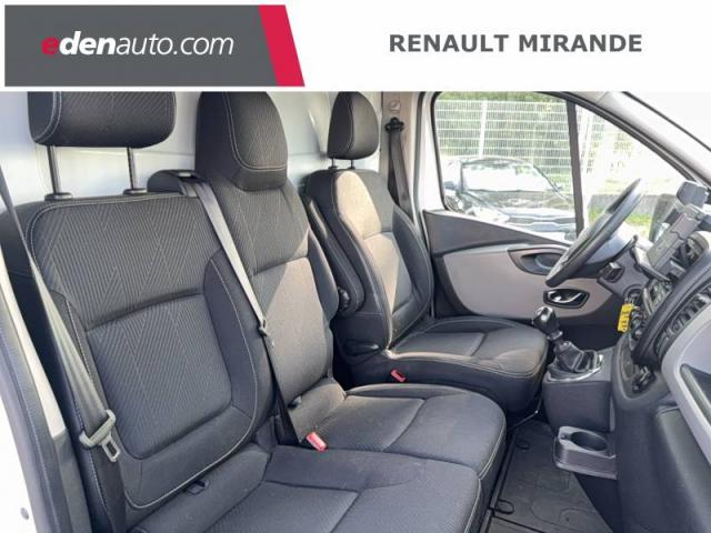 Nissan Nv300 image 1