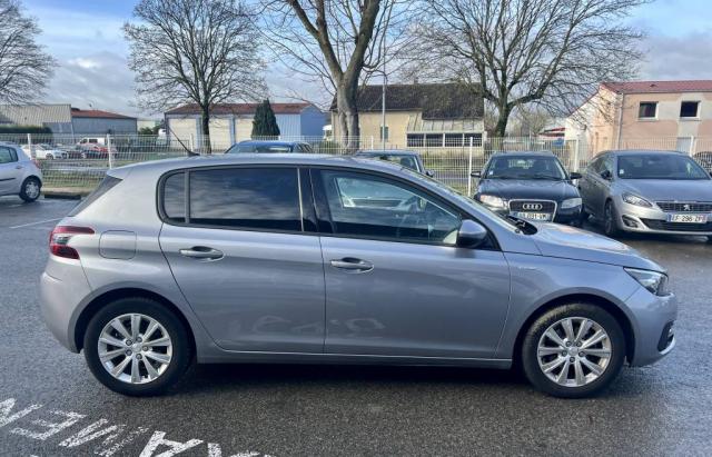 Peugeot 308 image 8