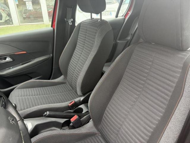 Peugeot 208 image 6