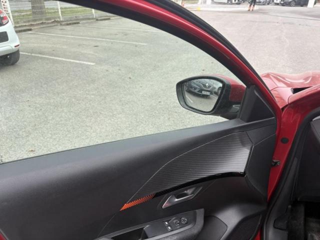 Peugeot 208 image 8