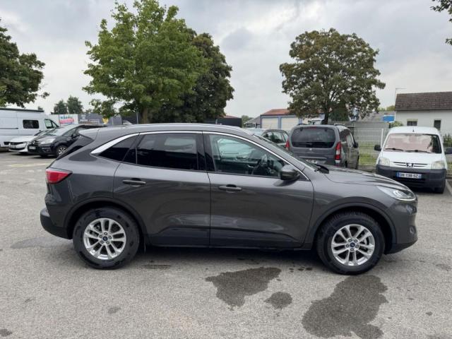 Ford Kuga image 6