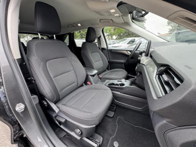 Ford Kuga image 1