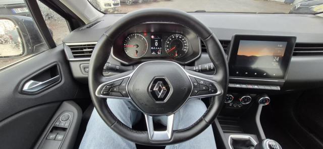 Renault Clio image 2