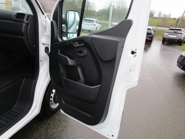 Renault Master image 8