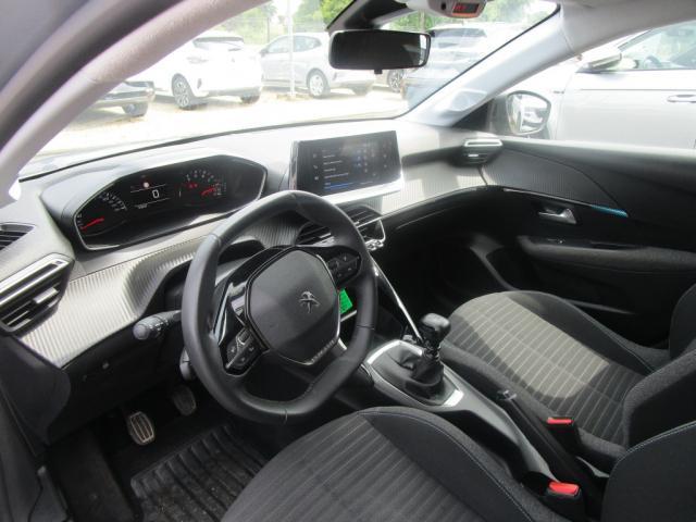 Peugeot 208 image 9