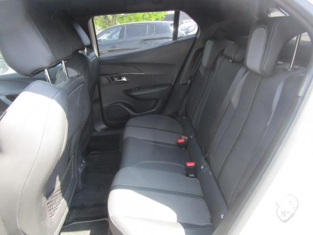 Peugeot 2008 image 5