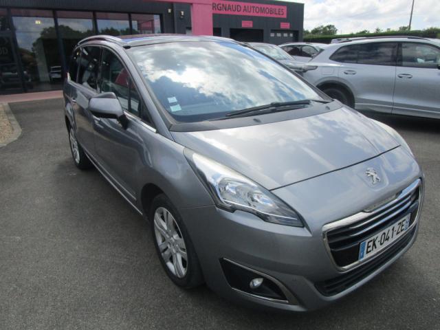 Peugeot 5008 image 1