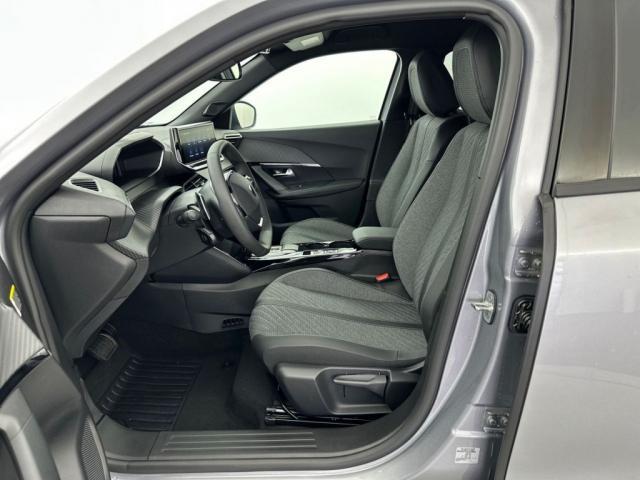 Peugeot 2008 image 8