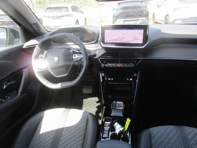 Peugeot 2008 image 2