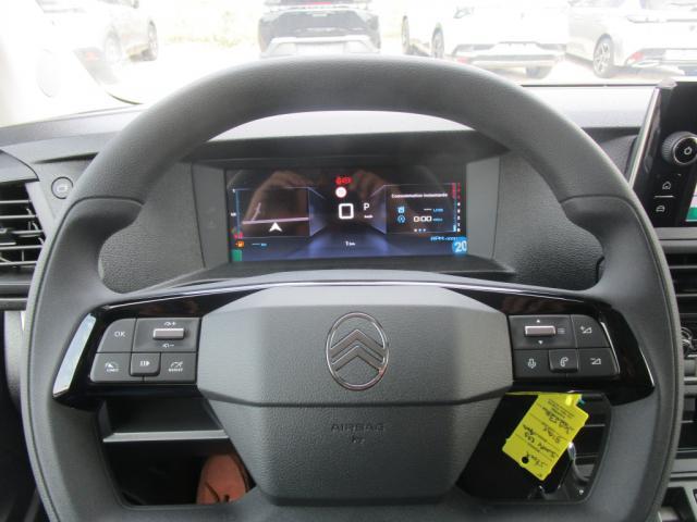 Citroen Jumpy image 2