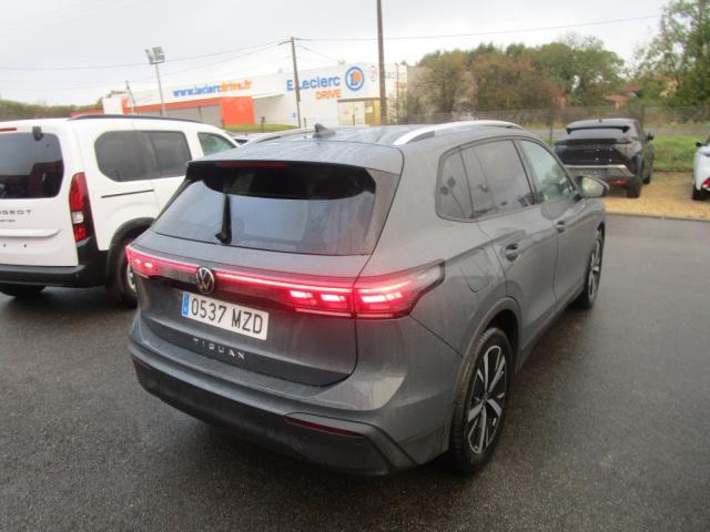 Volkswagen Tiguan image 8