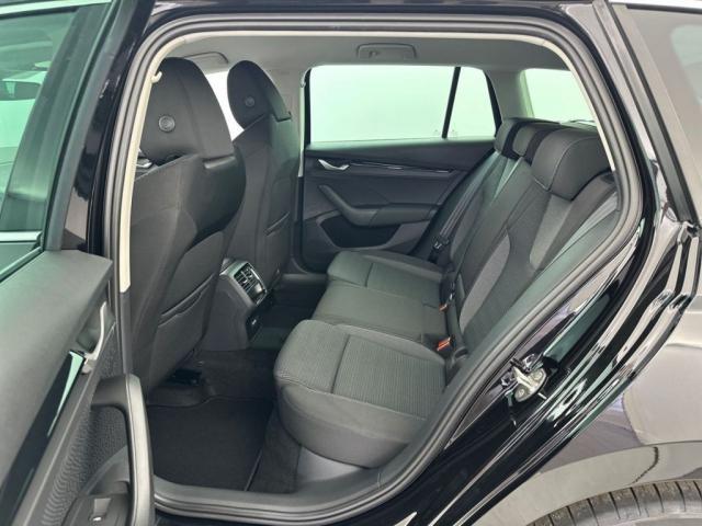 Skoda Octavia image 9