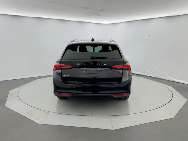Skoda Octavia image 7