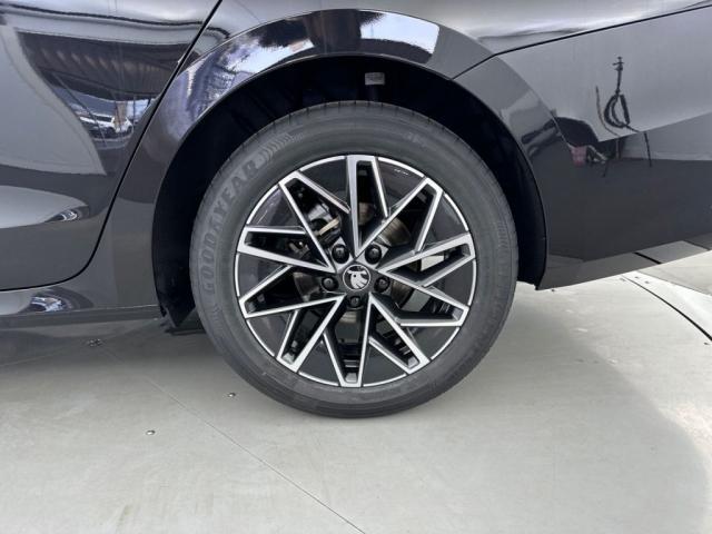 Skoda Octavia image 2