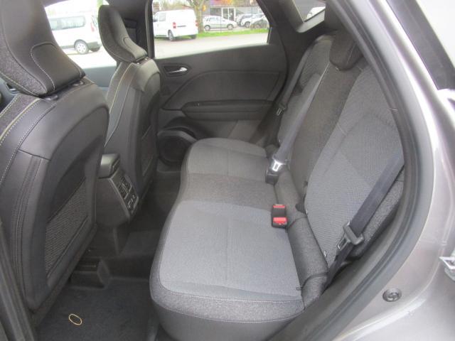 Renault Captur image 7