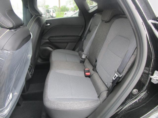 Renault Captur image 8