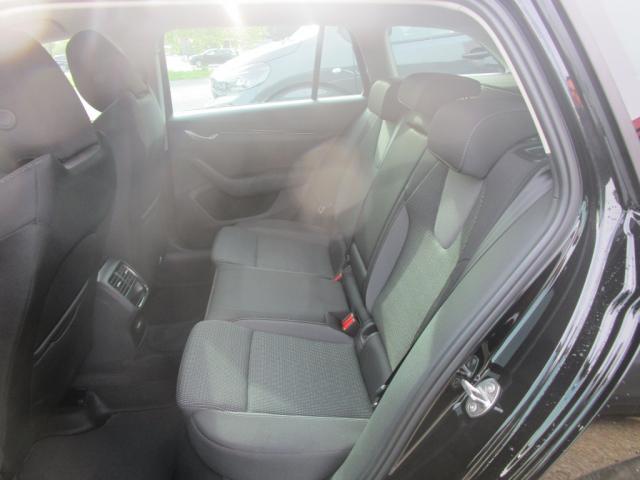 Skoda Octavia image 5
