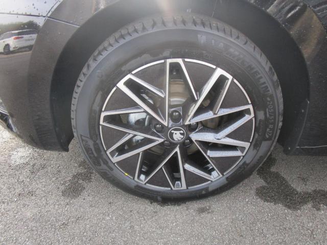 Skoda Octavia image 6