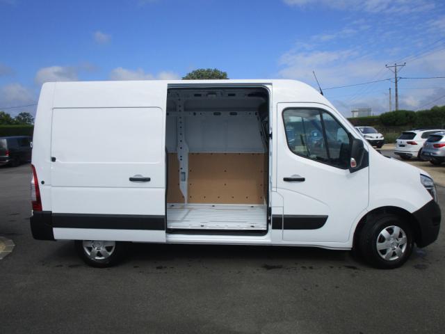 Nissan Interstar image 2