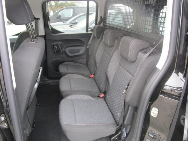 Peugeot Rifter image 9