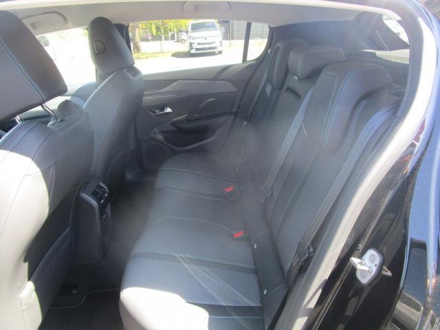 Peugeot 308 image 1