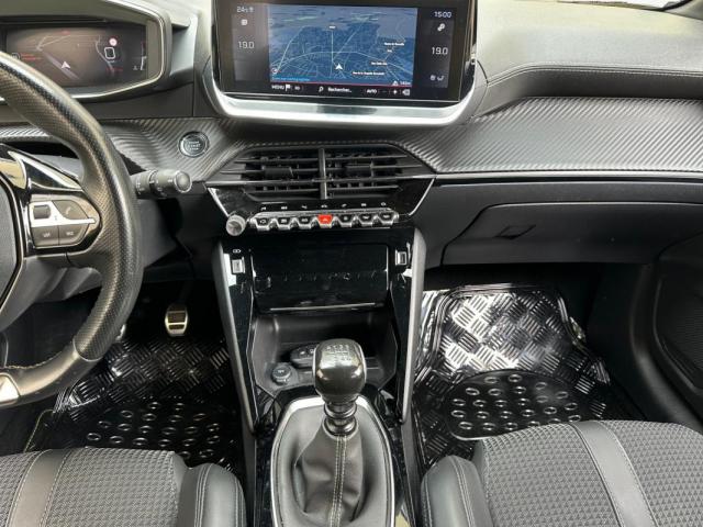 Peugeot 208 image 1