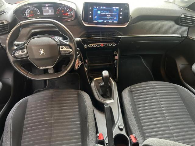 Peugeot 208 image 3