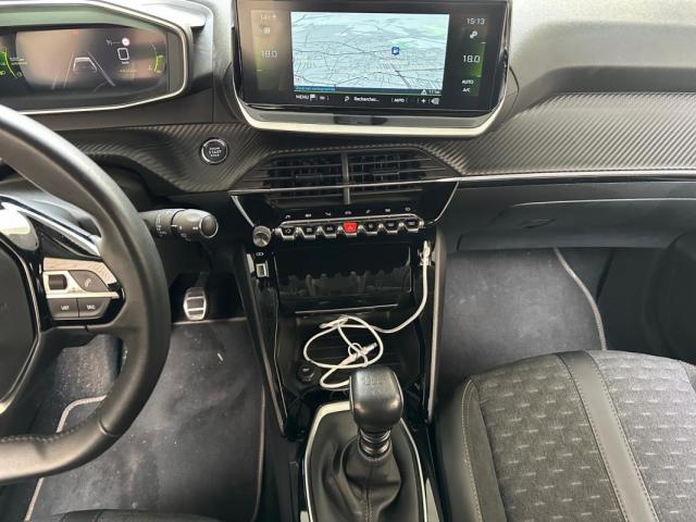 Peugeot 208 image 8