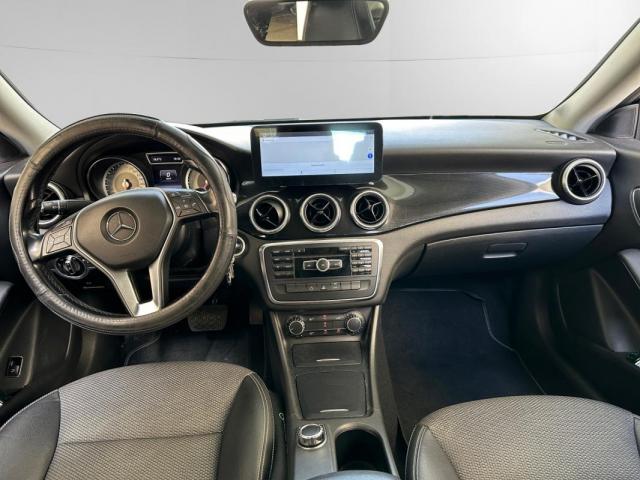 Mercedes Benz Cla image 5
