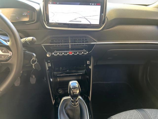 Peugeot 2008 image 3